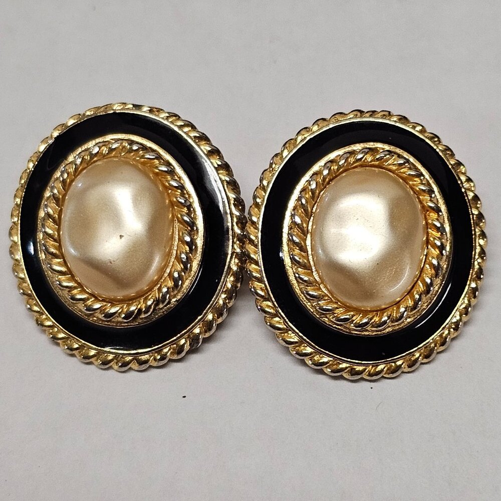 Vintage Carolee Gold Tone Faux Pearl Black Enamel Oval Clip On Earrings Jewelry